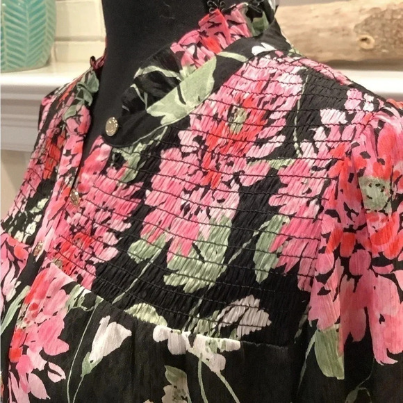 #151 Stunning Draper James RSVP Floral Print Button Up Blouse Sz Medium - Picture 7 of 9